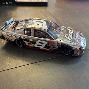 Budweiser Dale Earnhardt Jr Racing 1:24 Diecast Car in Black and White Gold